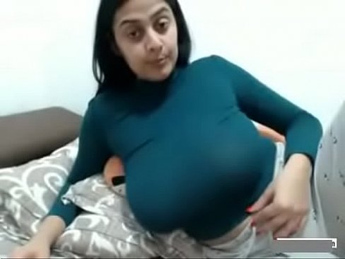 Sexy Indian Wife Big Boobs MILF Show On Webcam – www.thesluttycams.com